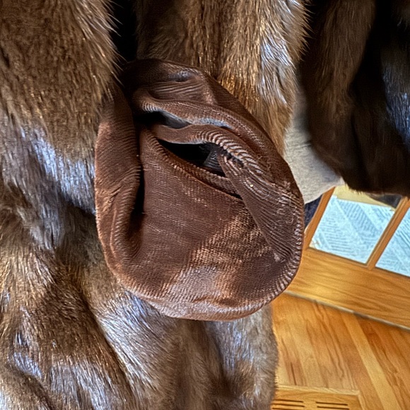 Vintage Real 100% Mink Ladies Fur Coat in Chocolate Brown - Picture 6 of 15